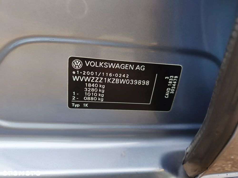 Volkswagen Golf - 37