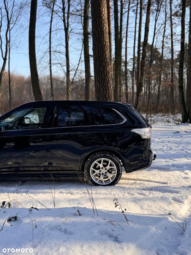 Mitsubishi Outlander Intense + - 19