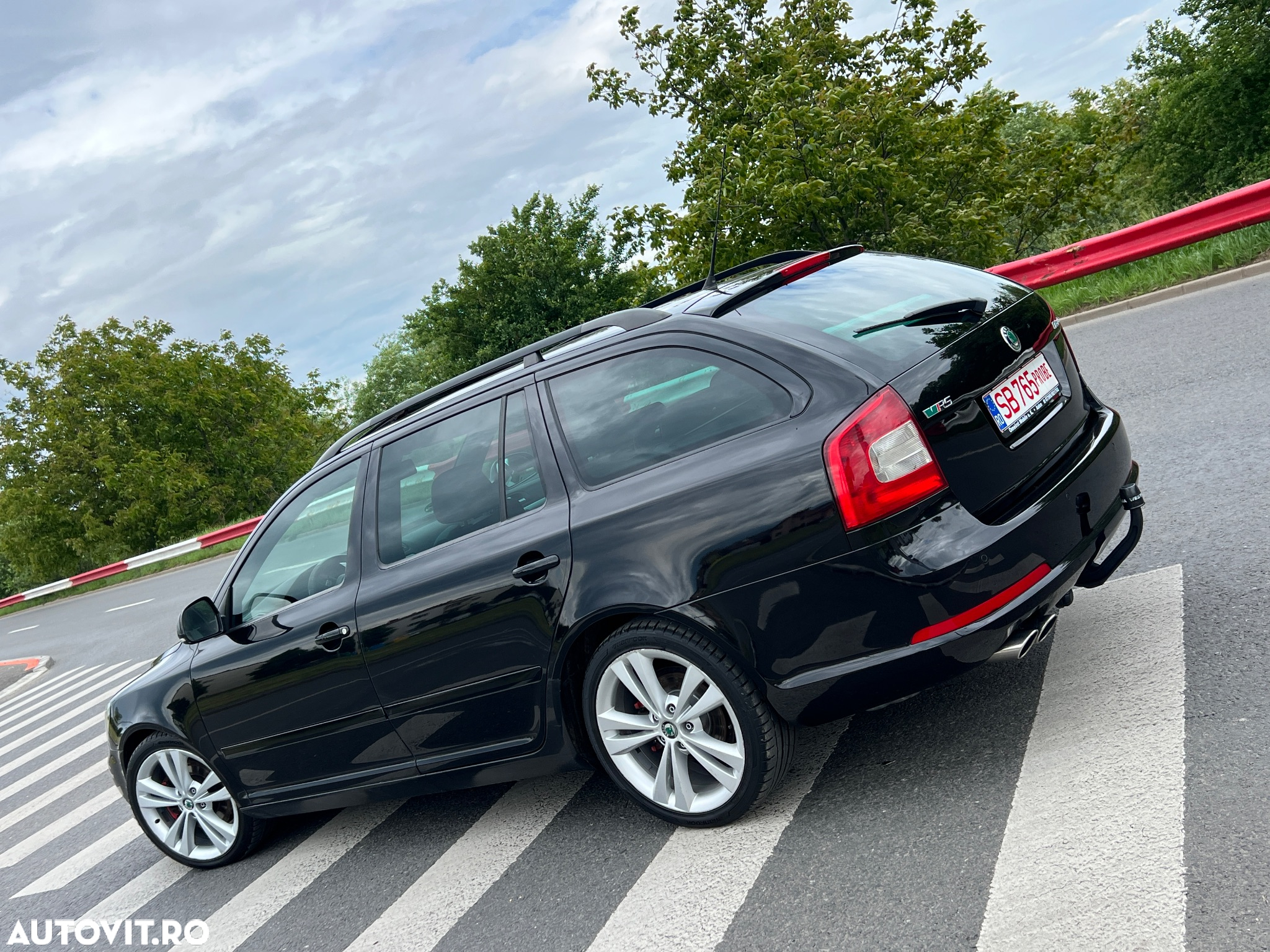 Skoda Octavia Combi 2.0 TDI RS - 3