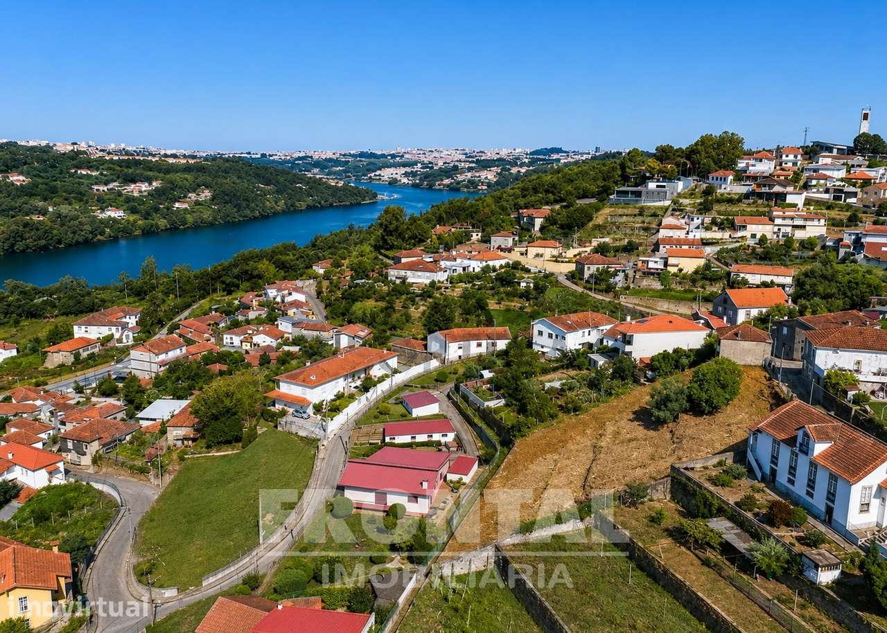 Terreno com Projeto Aprovado para Moradia T3 com Piscina | Pronto para - Grande imagem: 4/14