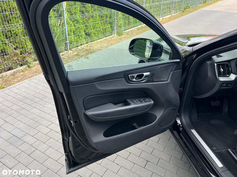 Volvo XC 60 B5 B AWD Inscription - 32
