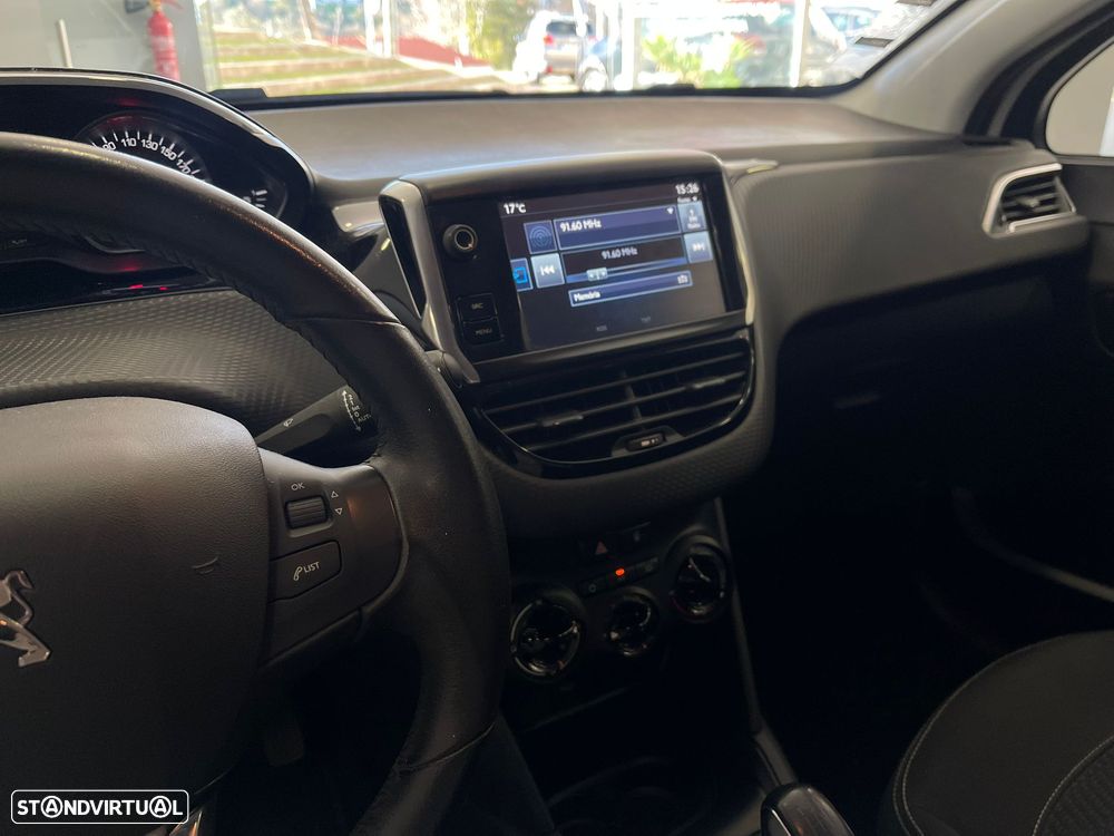 Peugeot 208 1.2 PureTech Style - 9