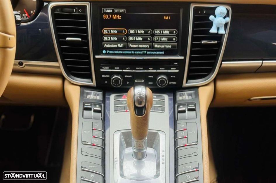 Porsche Panamera 4 PDK Platinum Edition - 17