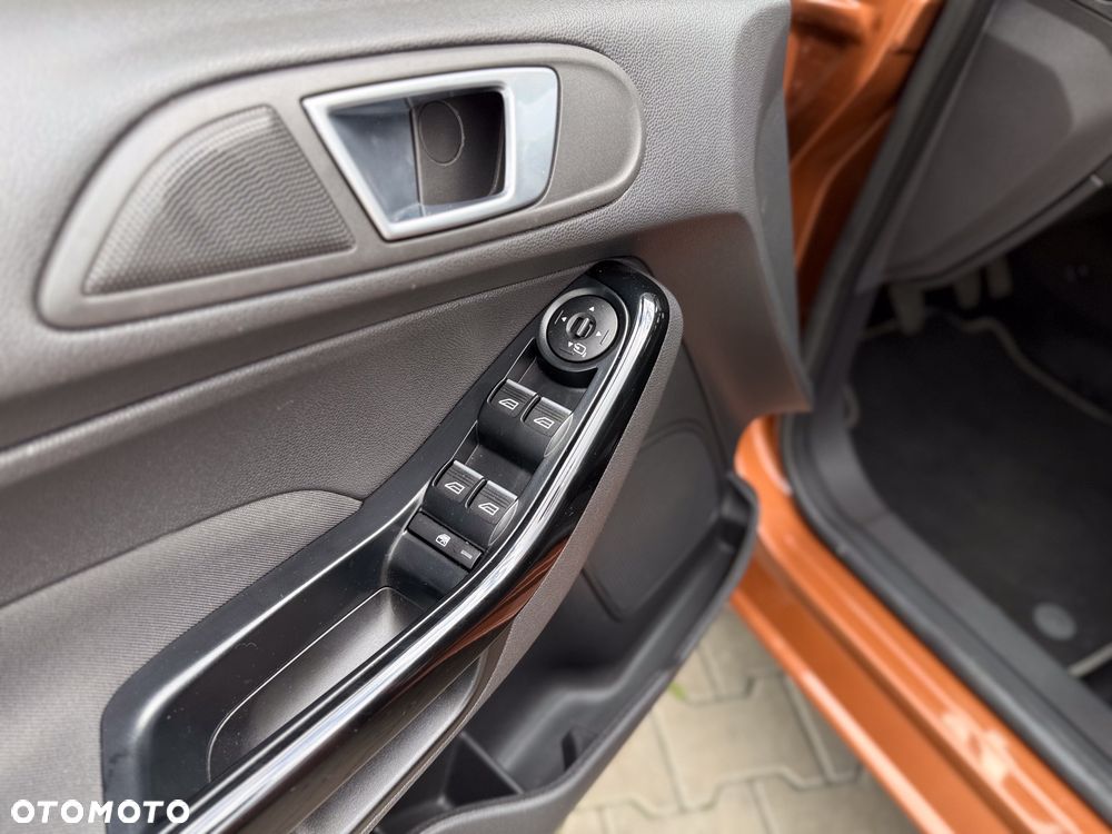 Ford Fiesta 1.0 EcoBoost Titanium - 32