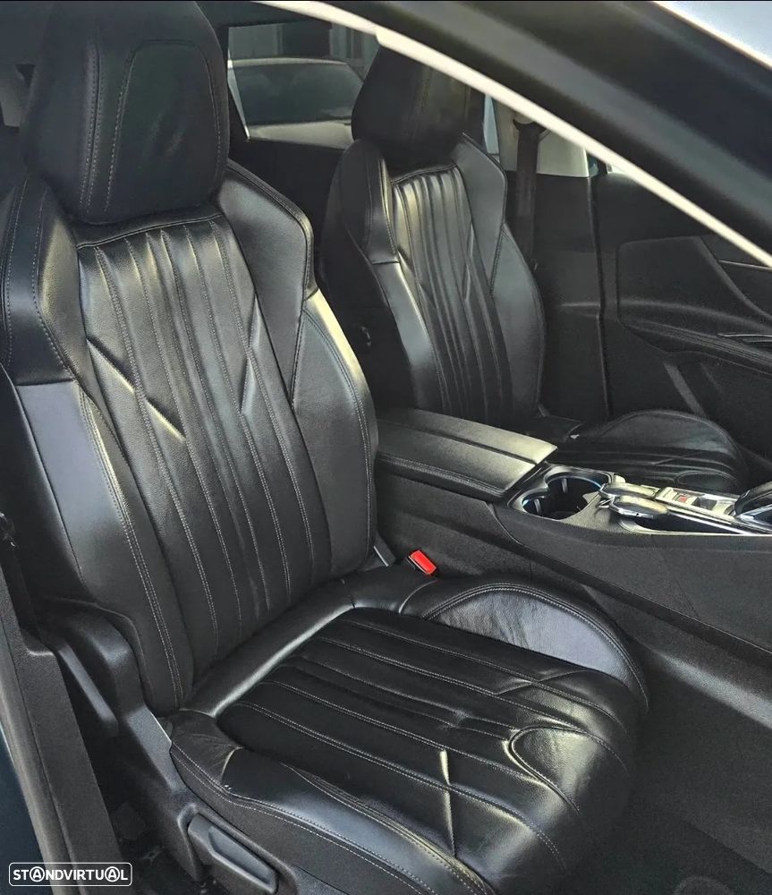 Peugeot 5008 1.5 BlueHDi Allure Pack EAT8 - 22