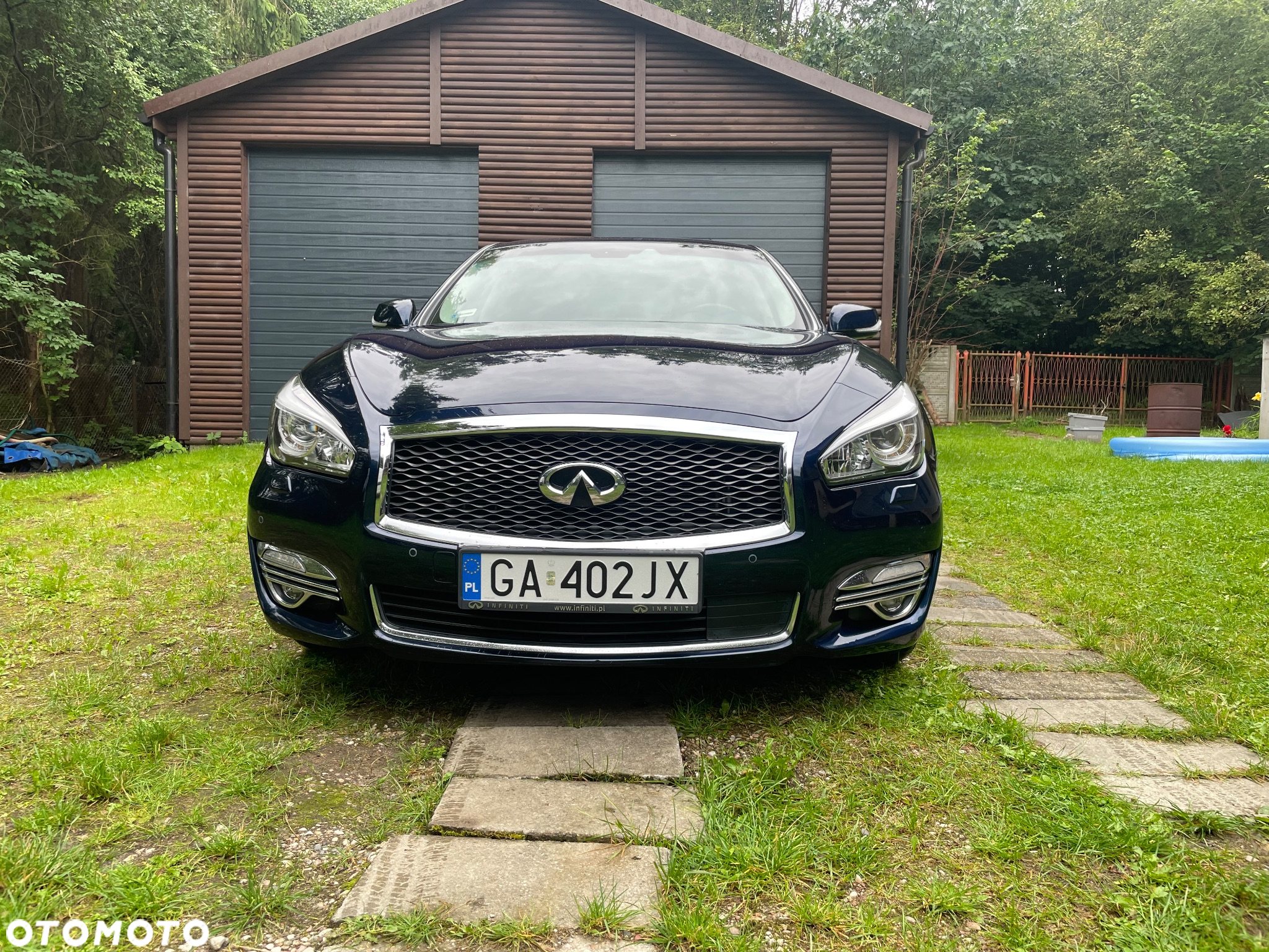 Infiniti Q70 - 11