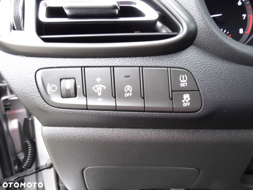 Hyundai i30 1.5 DPI Comfort - 36