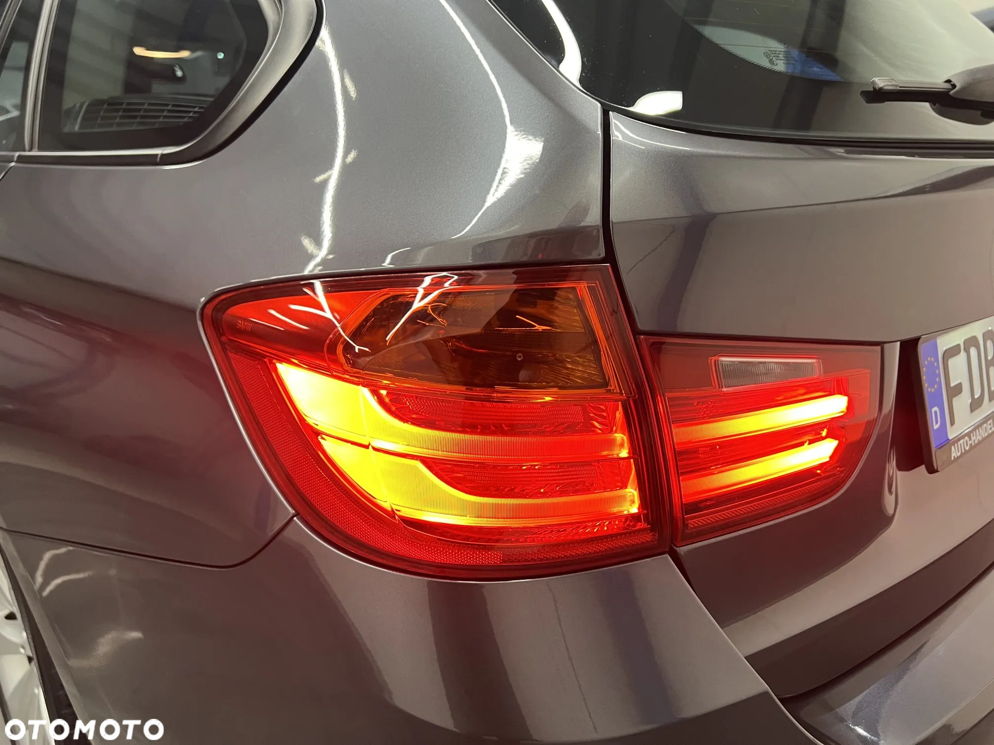 BMW Seria 3 318d DPF Touring - 35