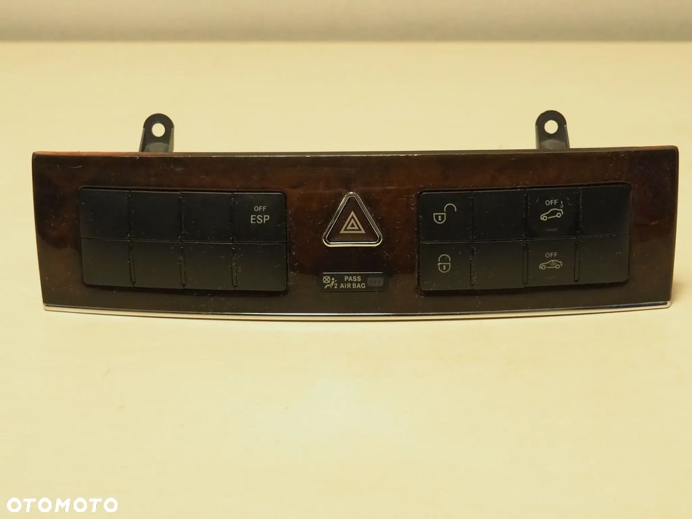 Panel świateł awaryjnych Mercedes W203 2038703310