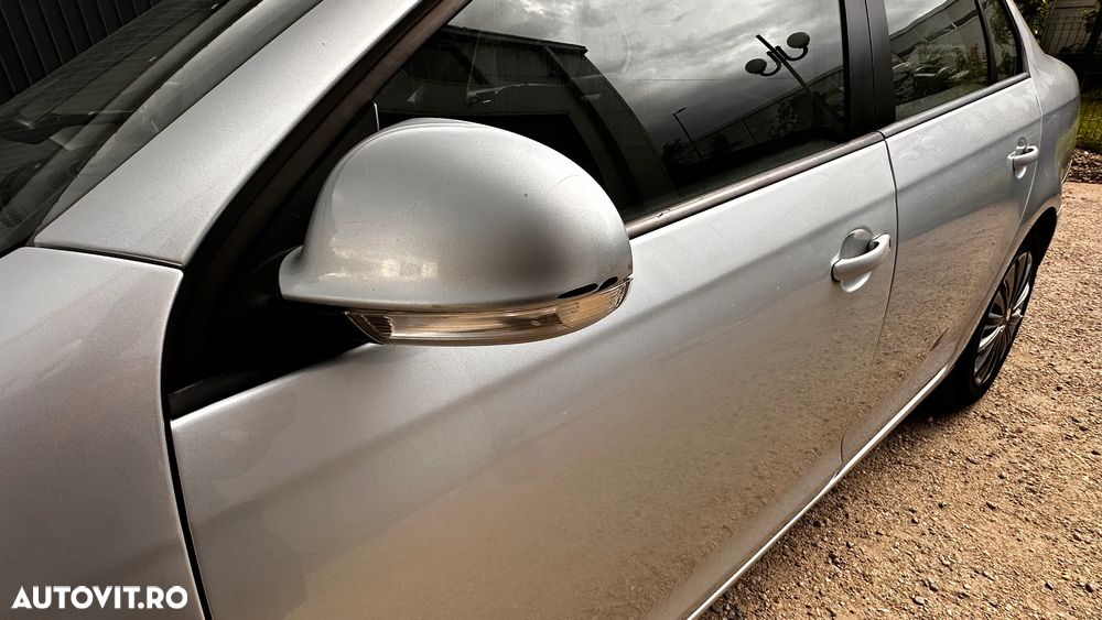 Volkswagen Jetta 1.6 TDI DPF Trendline - 14
