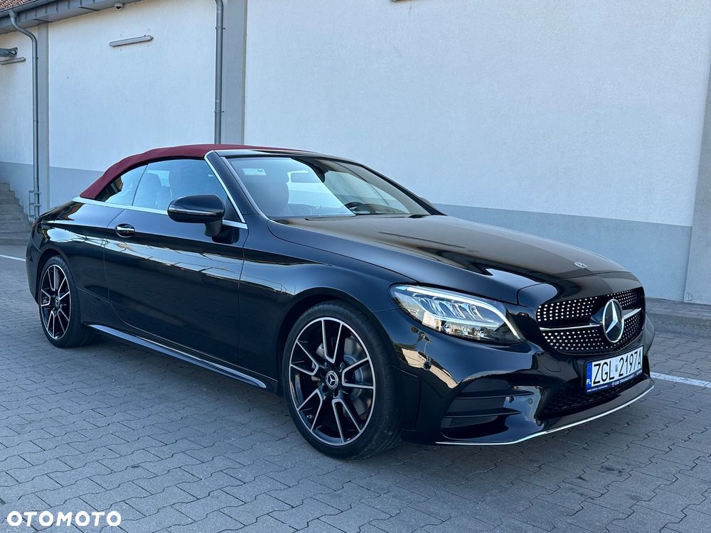 Mercedes-Benz Klasa C 300 9G-TRONIC - 35