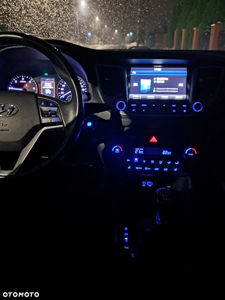 Hyundai Tucson blue 1.7 CRDi 2WD Intro Edition - 27