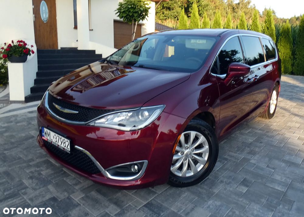 Chrysler Pacifica - 5