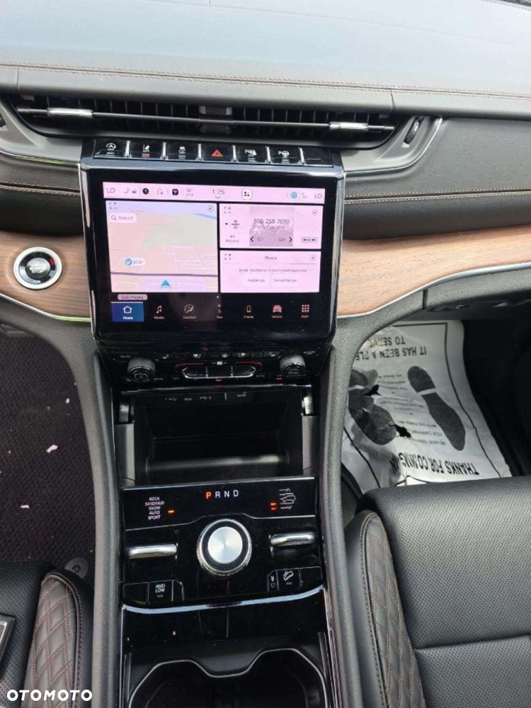 Jeep Grand Cherokee - 8