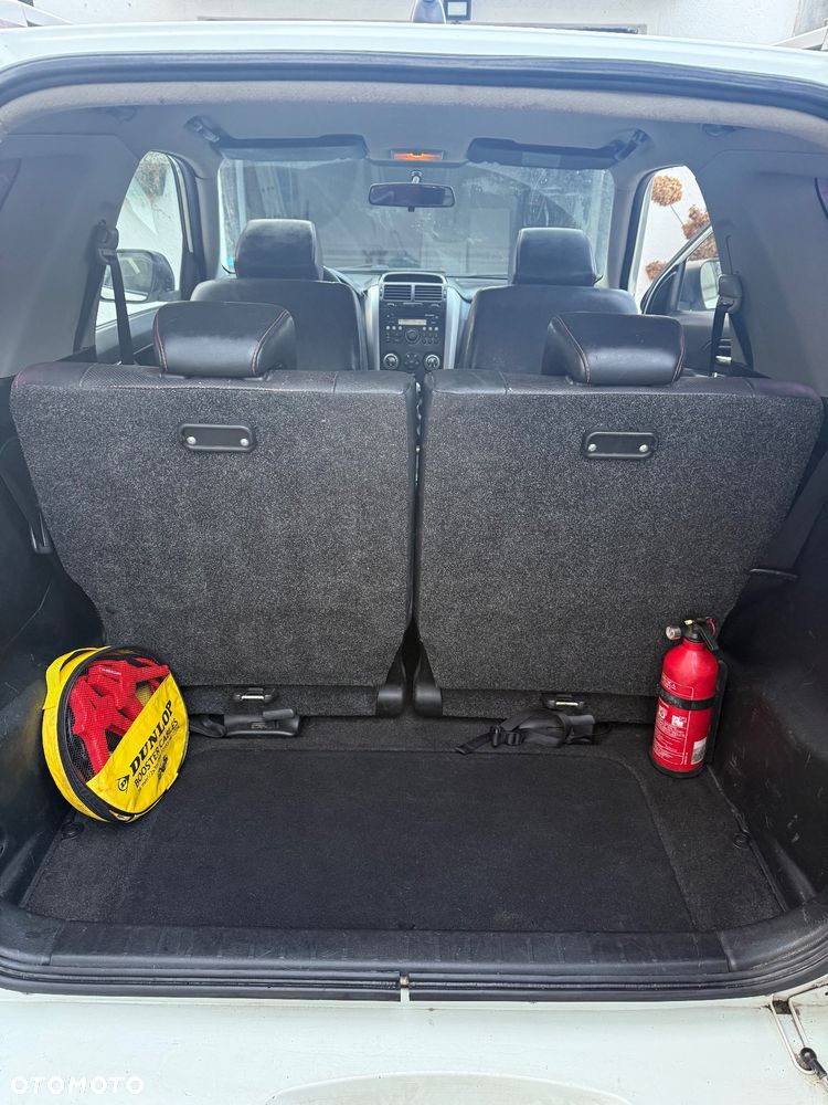 Suzuki Grand Vitara 1.6 Black&White - 4