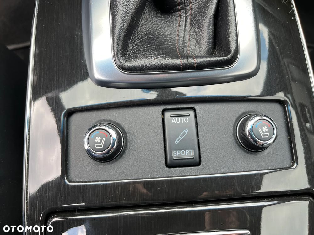 Infiniti QX70 3.0d S - 20