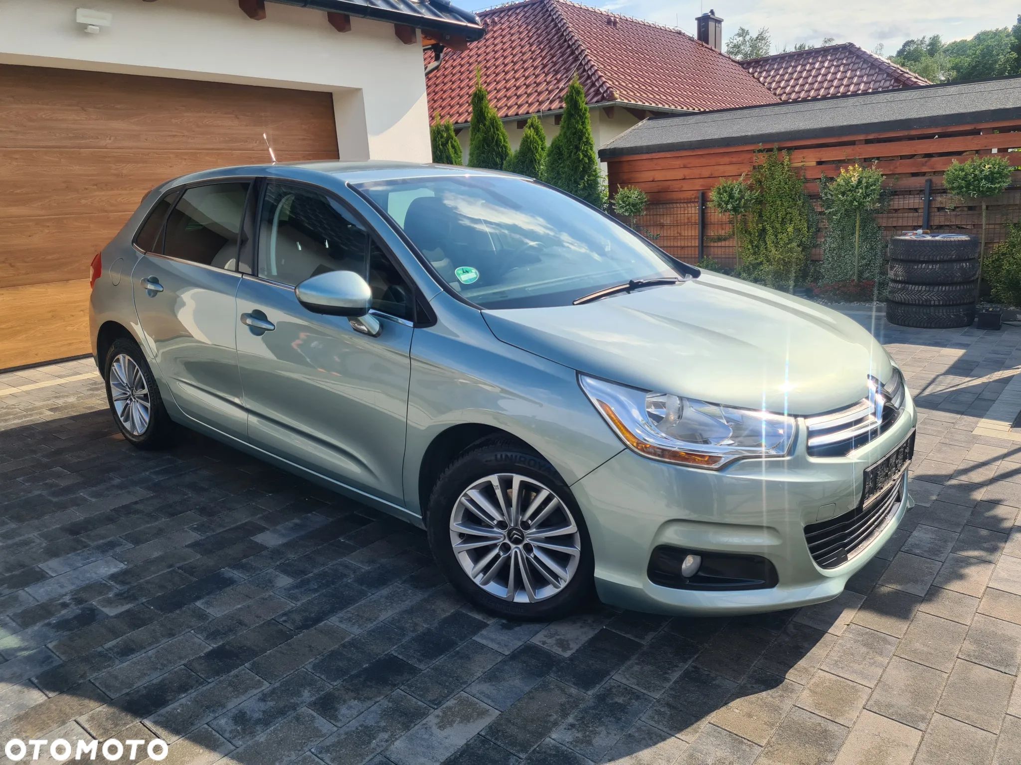 Citroën C4 1.6 VTi Equilibre Pack - 1