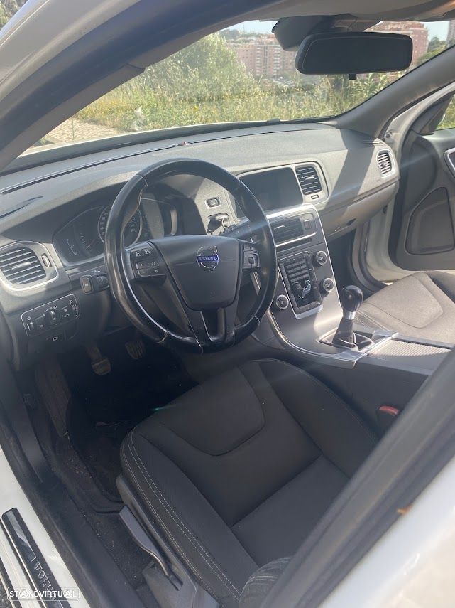 Volvo V60 1.6 D2 Drive Momentum Start/Stop - 11