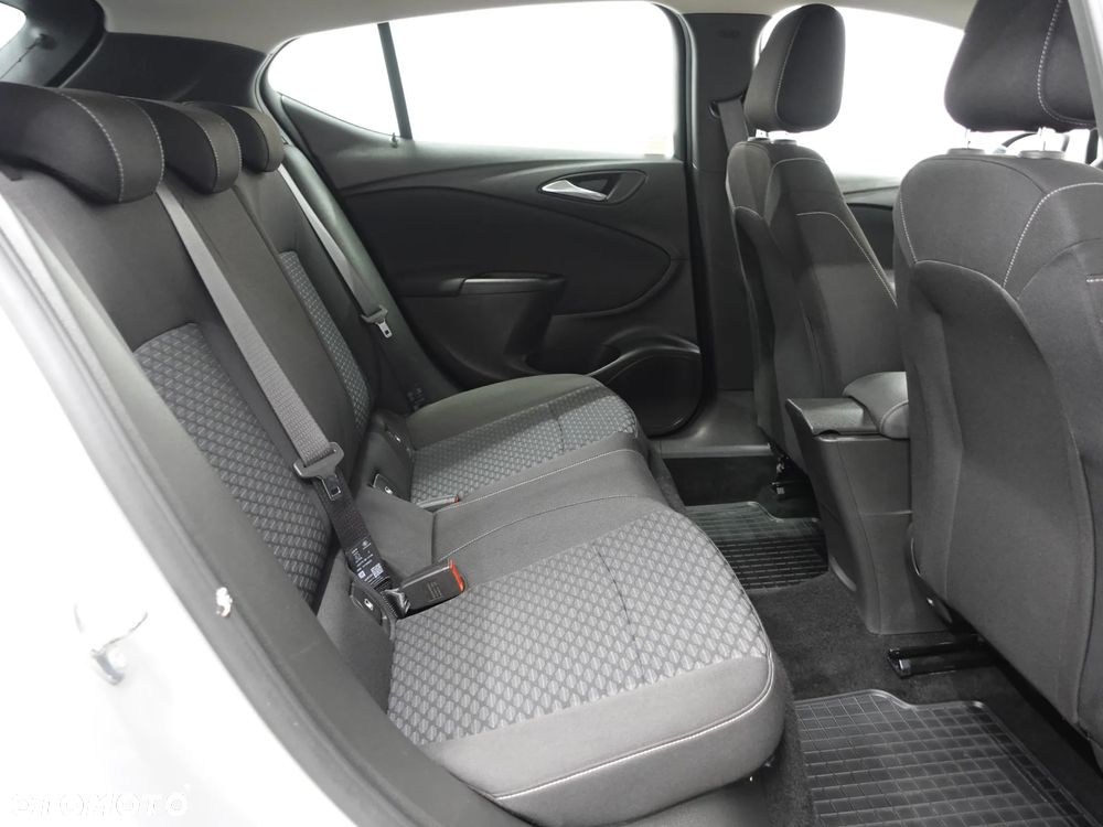 Opel Astra 1.2 Turbo Start/Stop 2020 - 25