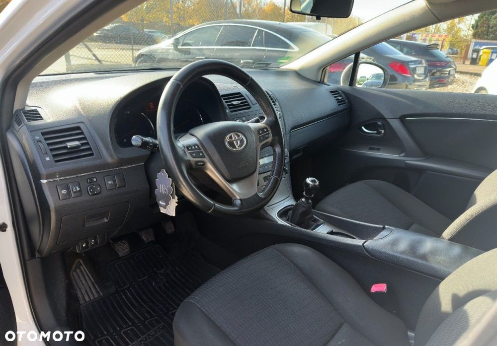 Toyota Avensis - 7