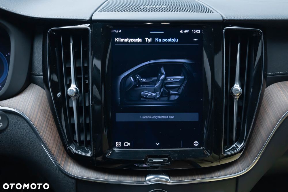 Volvo XC 60 B4 D AWD Ultimate Bright - 23