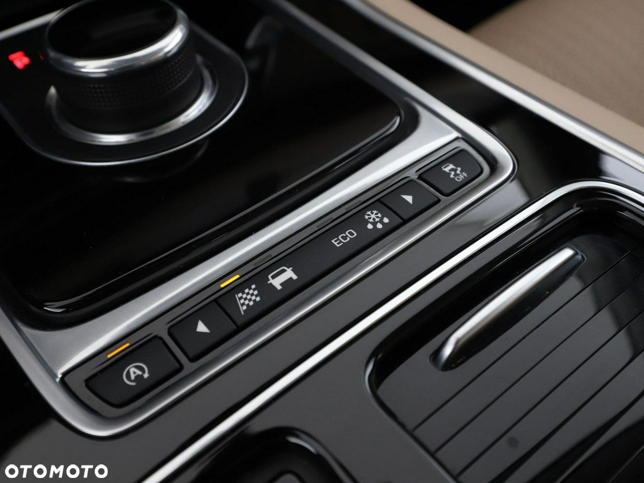 Jaguar XF 20d Portfolio - 29
