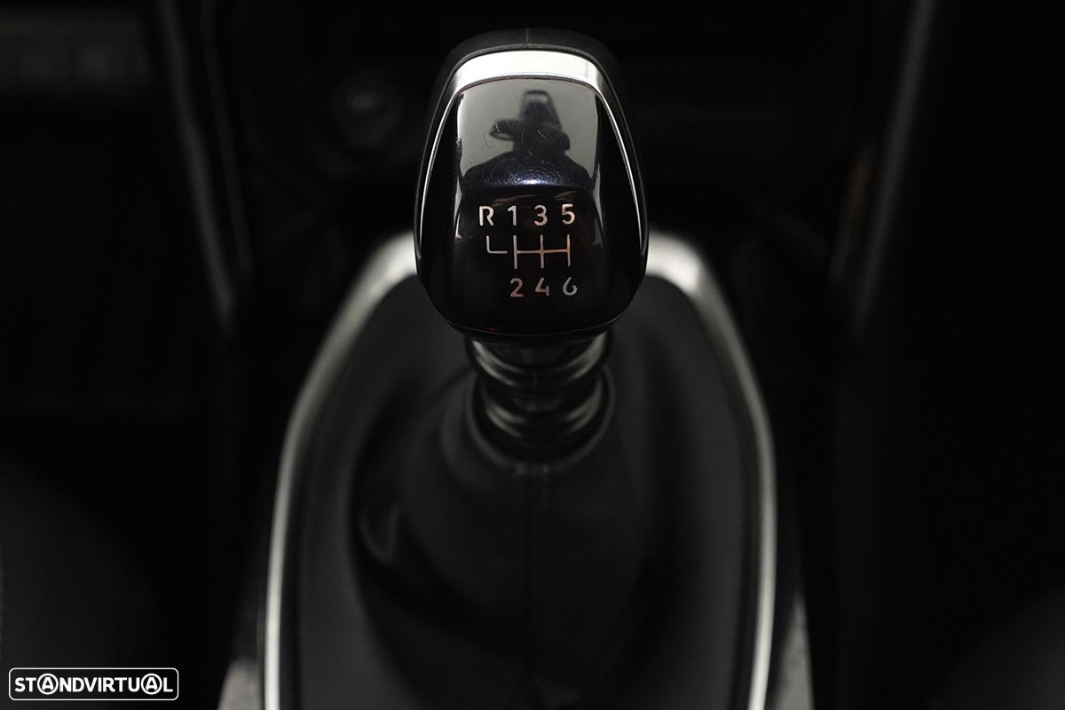 Peugeot 2008 1.2 PureTech Allure - 16