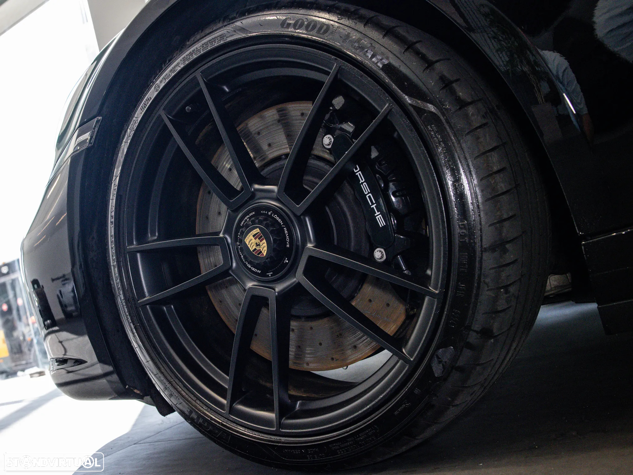Porsche 911 (992) Carrera Cabrio GTS PDK - 25