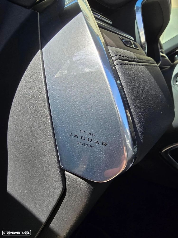 Jaguar F-Pace — fotografia 14