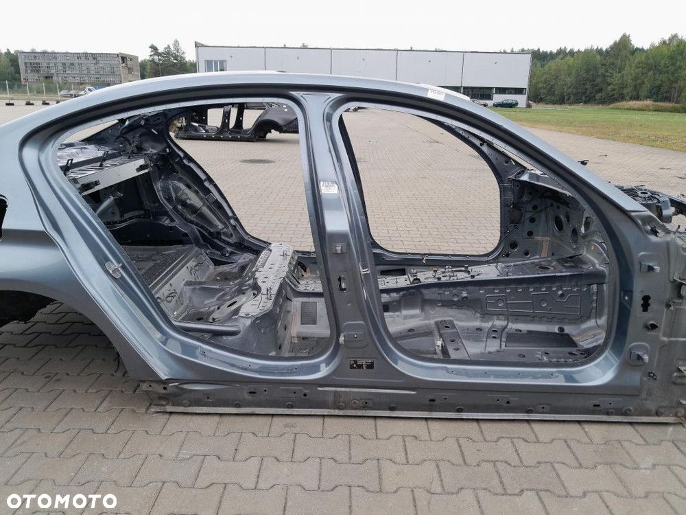 BMW 5 G30 SEDAN PRÓG SŁUPEK PRAWY 2CY - 1