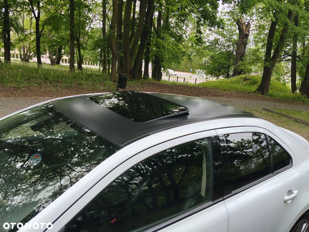 Suzuki Kizashi - 15