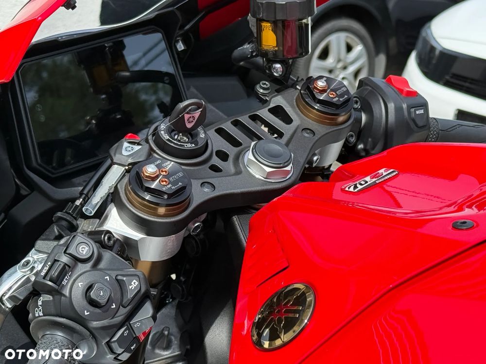 Yamaha R9 - 3