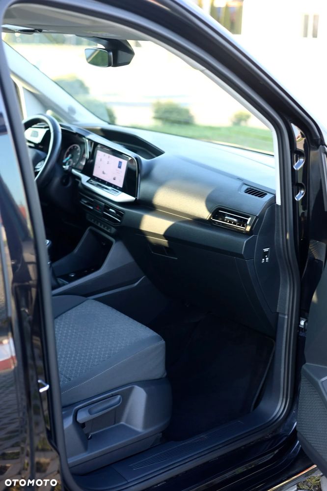 Ford Tourneo Connect 1.5 EcoBoost Titanium - 22