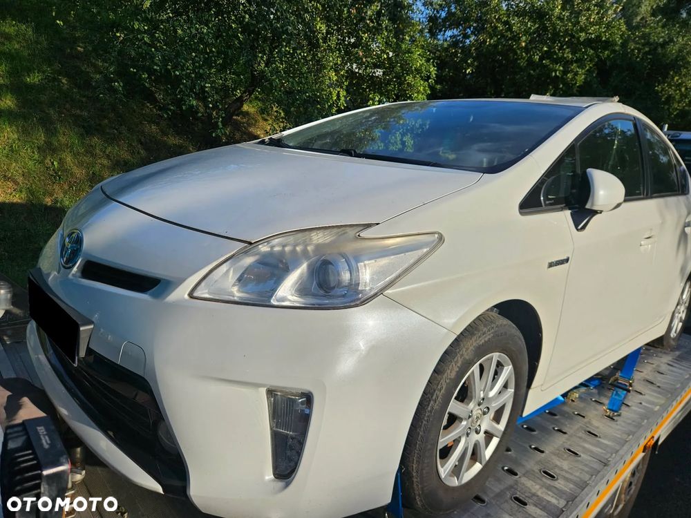 Toyota Prius (Hybrid) Executive - 2