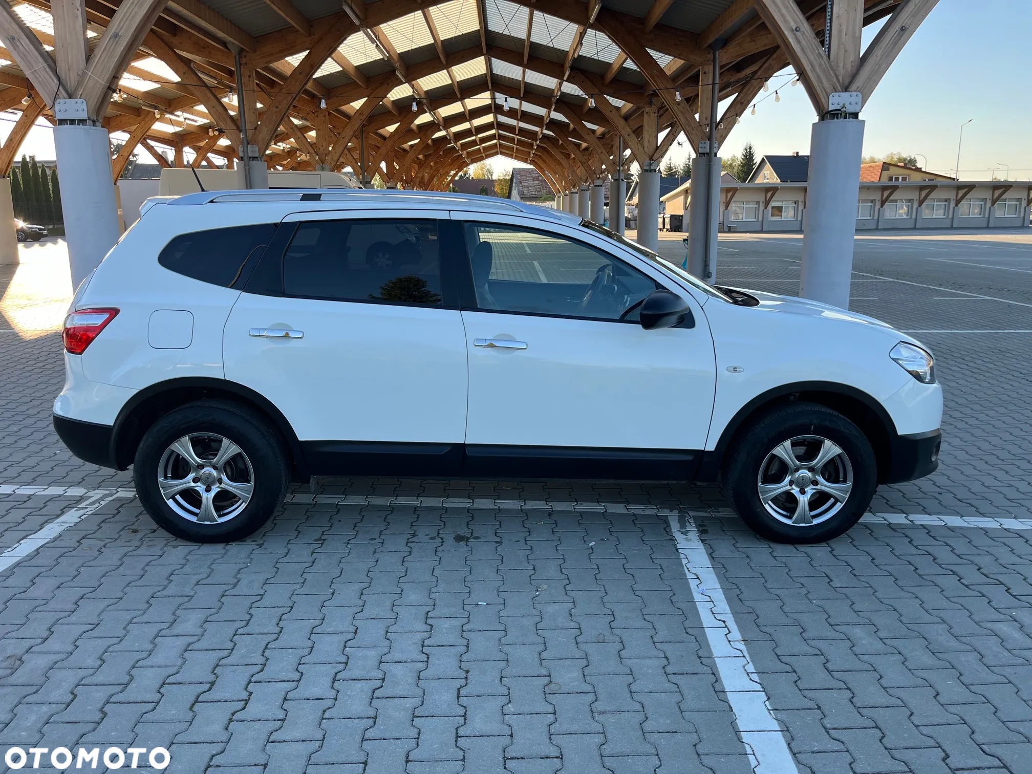 Nissan Qashqai+2 2.0 Visia - 9