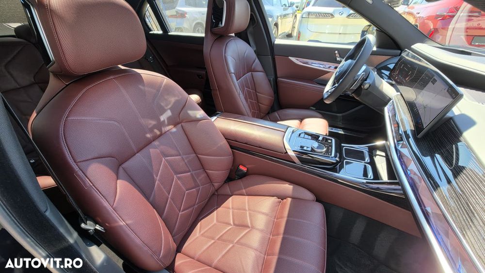 BMW Seria 7 740d xDrive MHEV - 10
