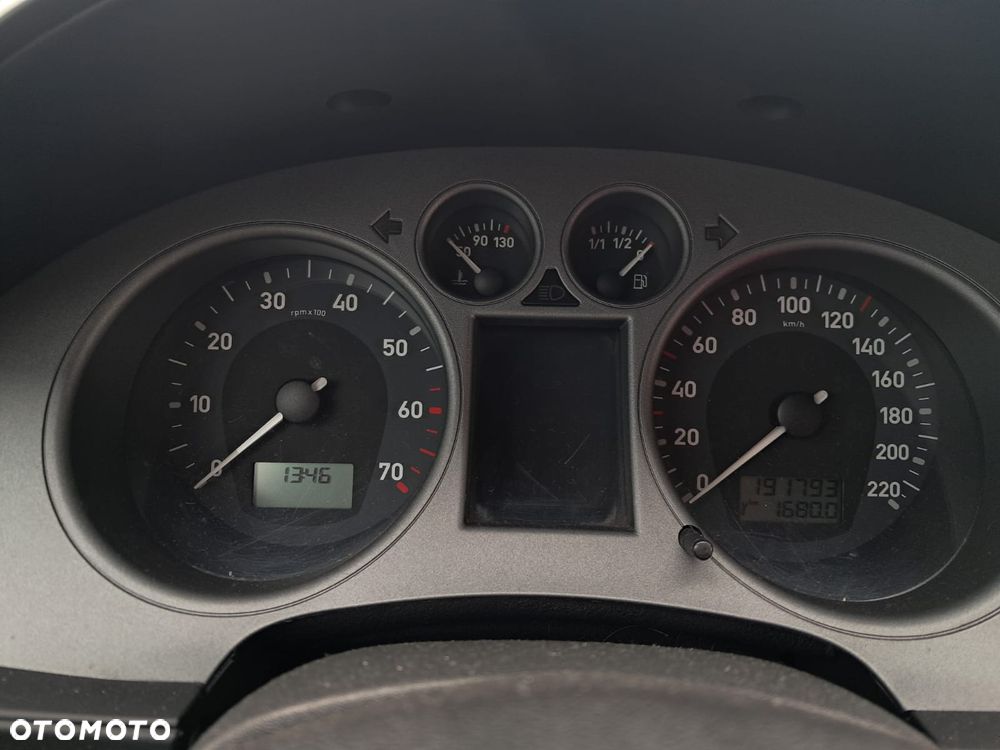 Seat Ibiza 1.6 16V Reference - 9