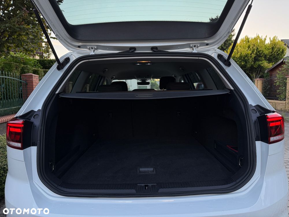 Volkswagen Passat 1.5 TSI EVO Business - 37