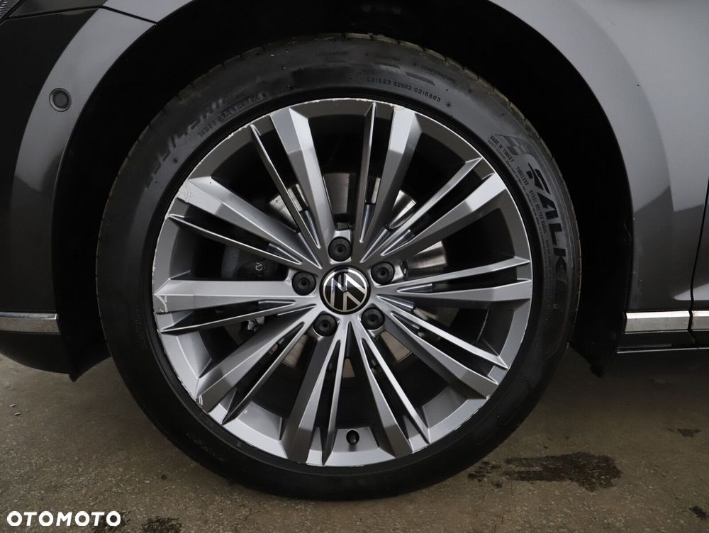 Volkswagen Passat - 28