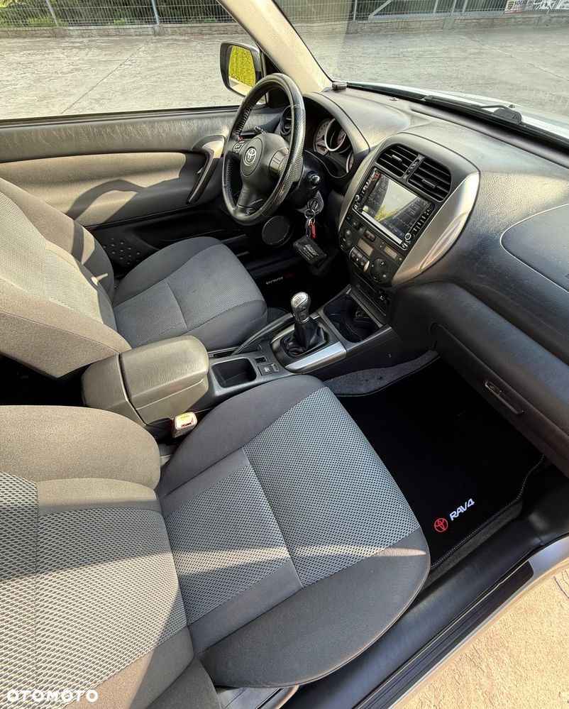 Toyota RAV4 2.0 VVT-i Sol - 20
