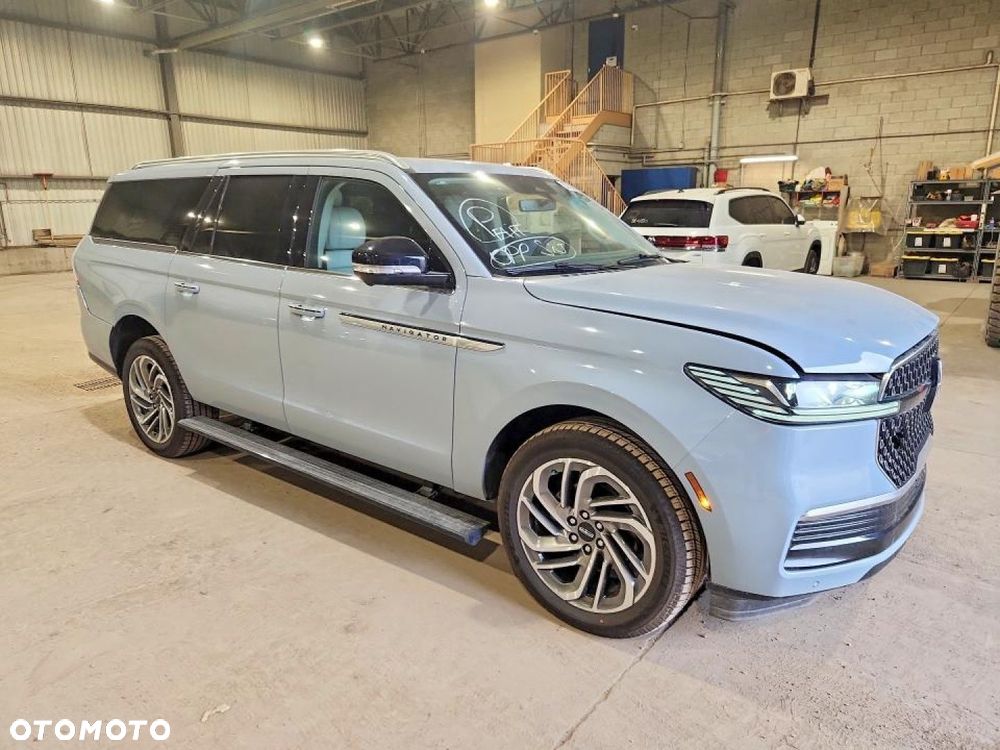 Lincoln Navigator - 4