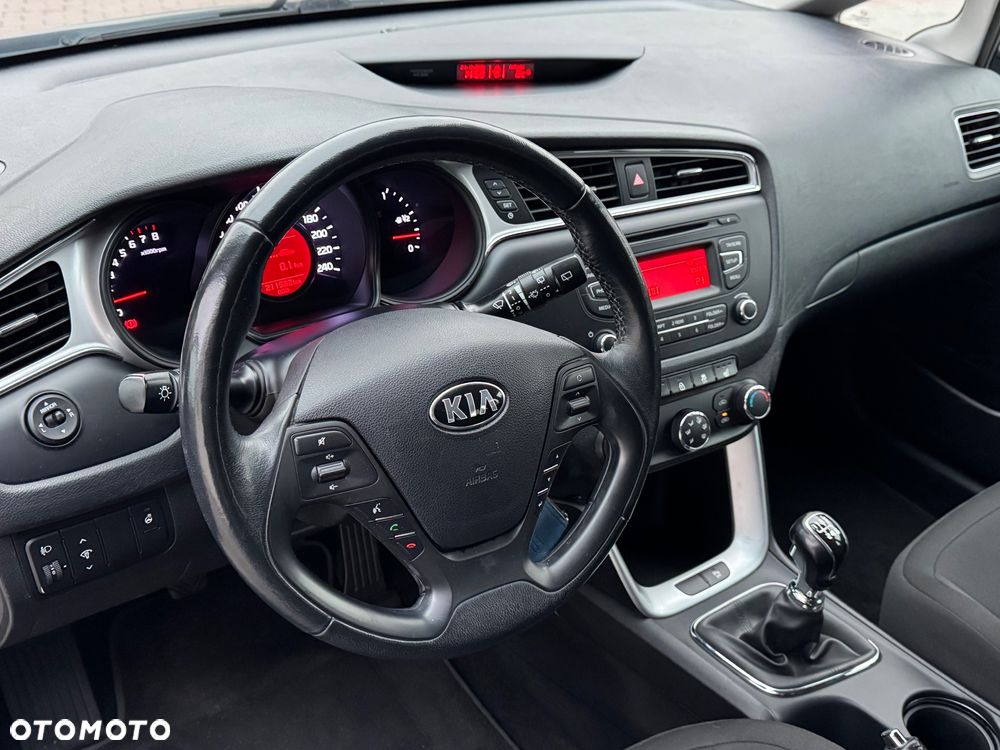 Kia Ceed 1.6 GDI Vision - 26