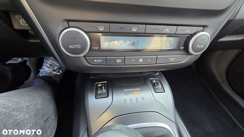 Toyota Avensis 2.0 D-4D Prestige - 13
