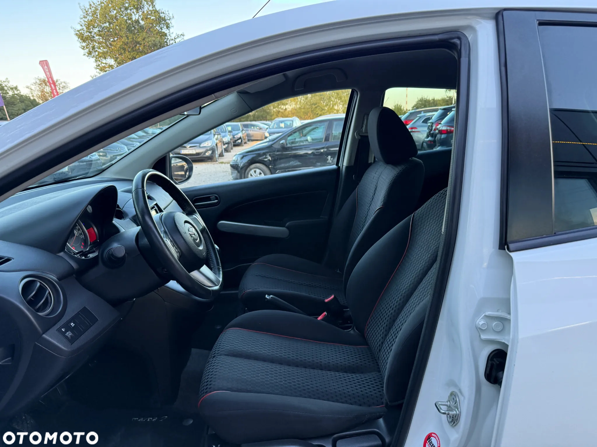 Mazda 2 1.3 Exclusive - 26