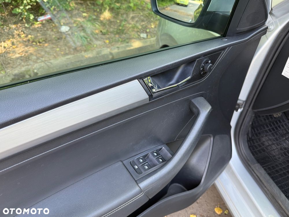 Skoda RAPID 1.0 TSI Ambition - 18