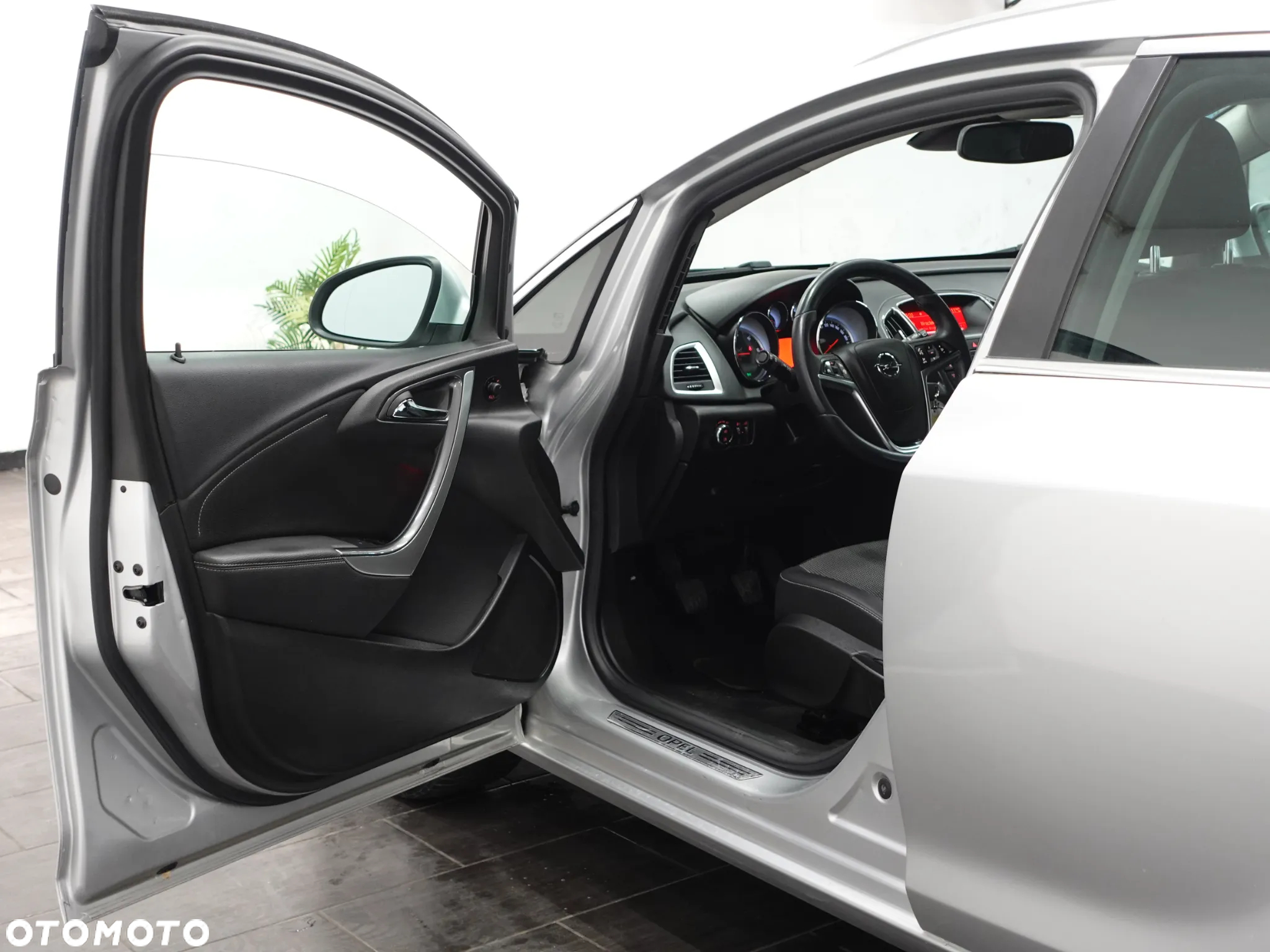 Opel Astra IV 1.6 CDTI Cosmo - 20