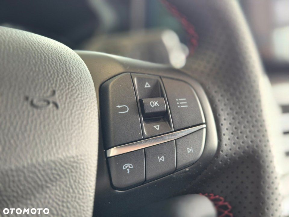 Ford Kuga - 24