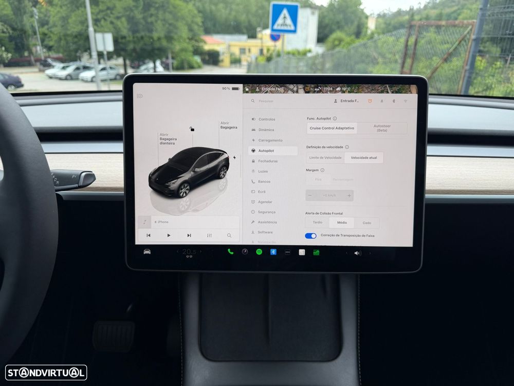 Tesla Model Y - 29
