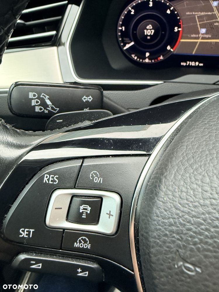 Volkswagen Passat 1.6 TDI SCR DSG Business - 9