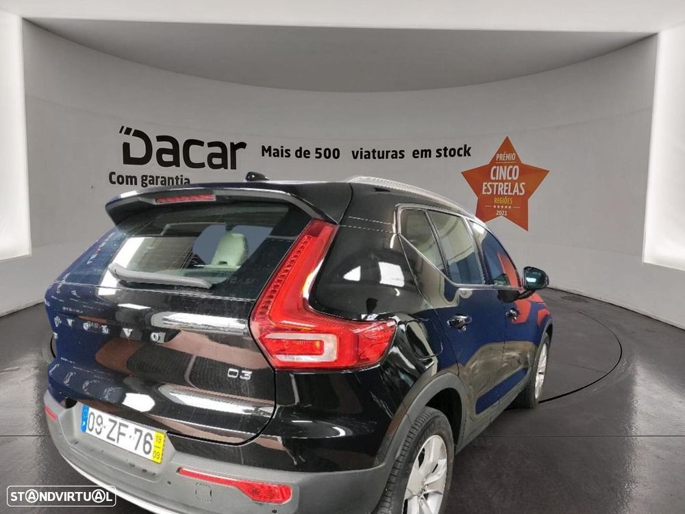 Volvo XC 40 2.0 D3 Momentum Plus Geartronic - 3